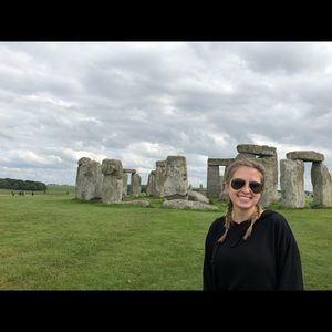 Meet your Posher, Elizabeth